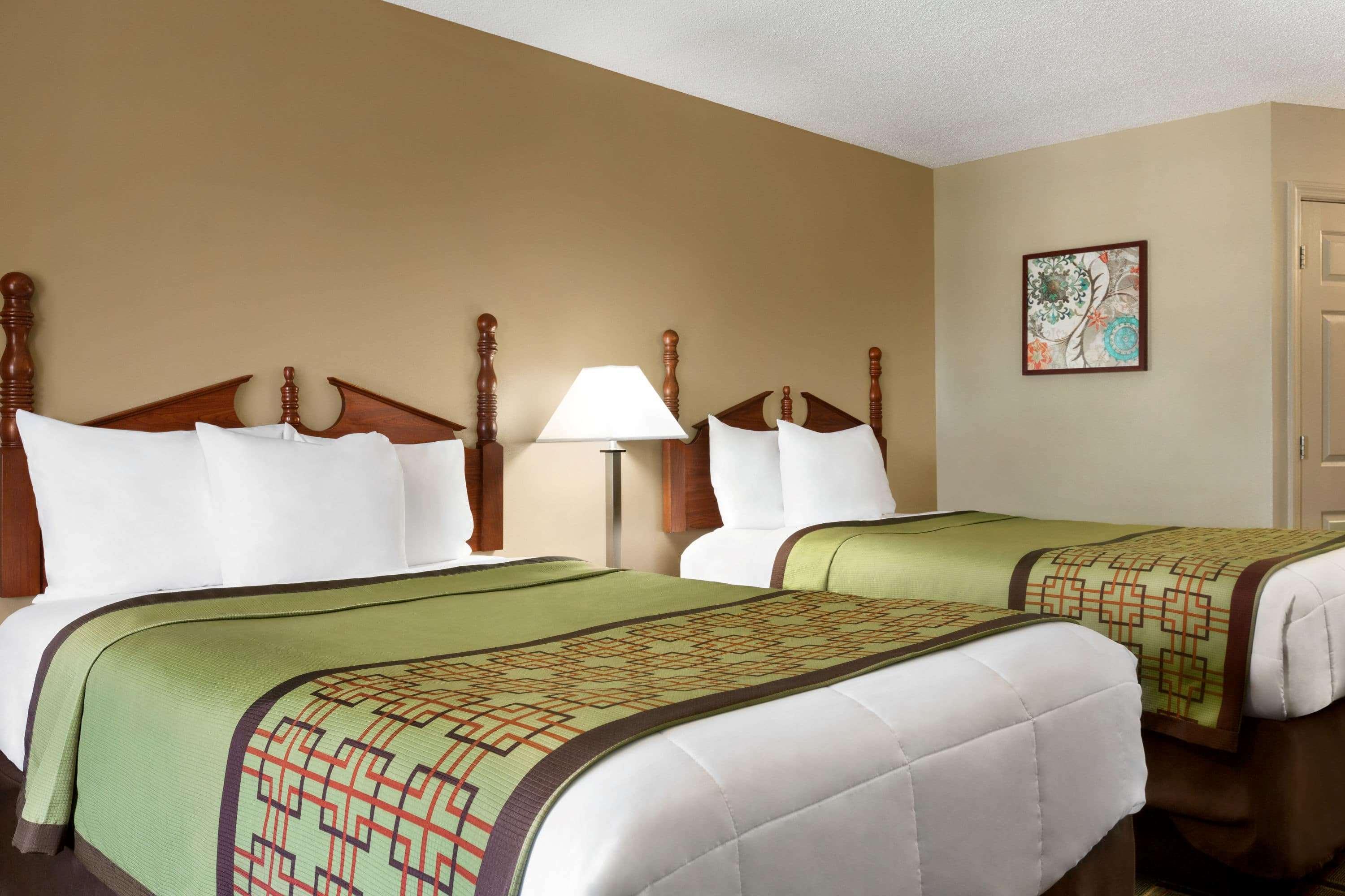 Baymont By Wyndham Warner Robins Motel Exterior photo