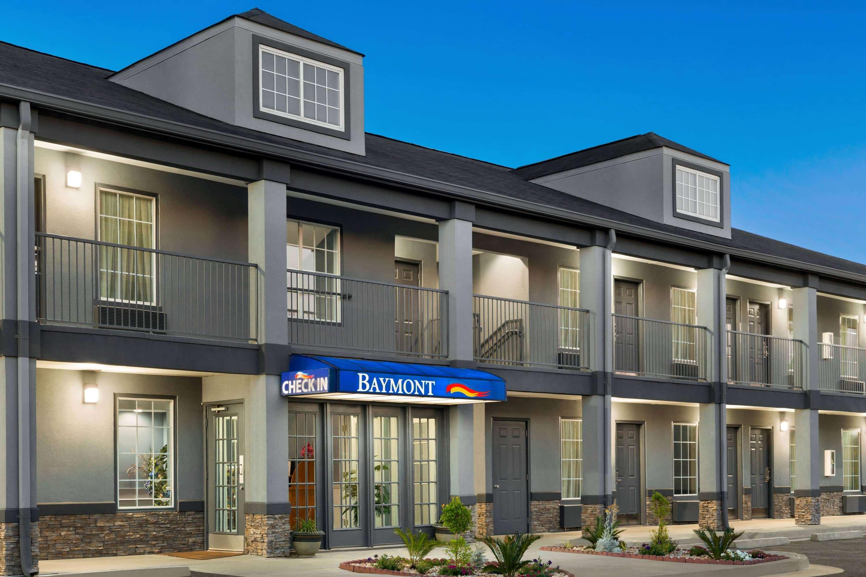Baymont By Wyndham Warner Robins Motel Exterior photo