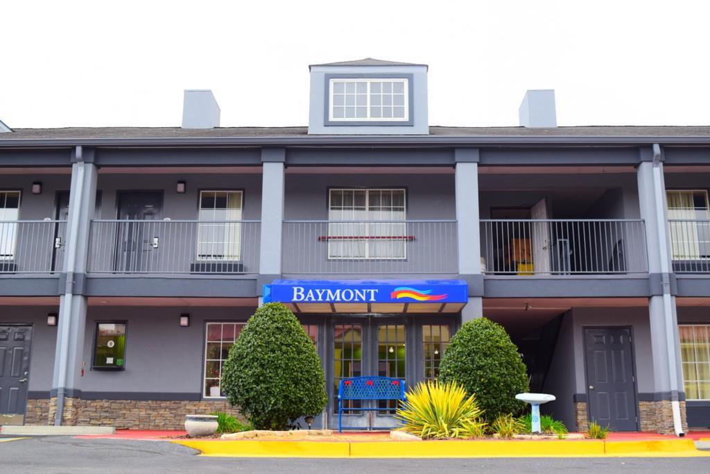 Baymont By Wyndham Warner Robins Motel Exterior photo